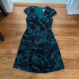 Women’s Vince Camuto Paisley Flocked cap sleeve dress size 2